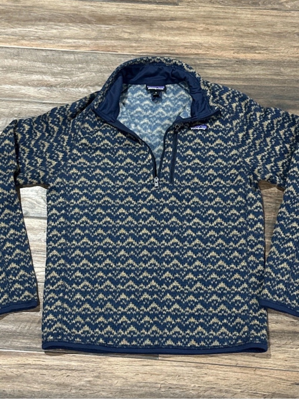 Patagonia Men’s Navy and Cream Patterned Quarter-Zip Fleece Pullover